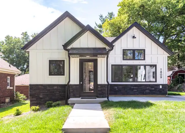 Property at 1809 College St, Cedar Falls, IA, 50613, 1 bed, 1 bath, [object Object]
