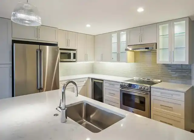 Property at Park Towne Place Apartments - 2200 Benjamin Franklin Pkwy, Philadelphia, PA, 19130, 3 beds, 2-3.5 baths, [object Object]