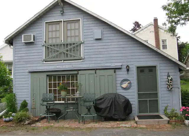 Property at 7 N Montgomery St, Athens, NY, 12015, 1 bed, 1 bath, [object Object]