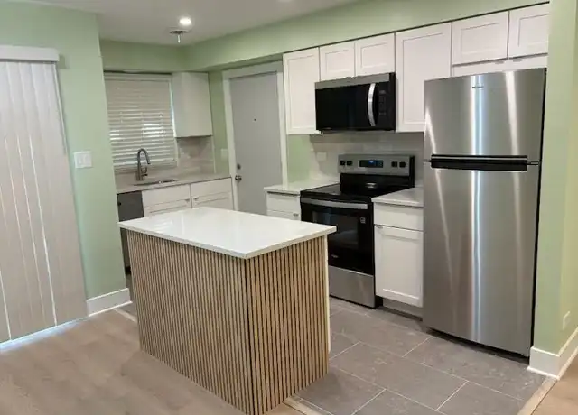 Property at 223 Washington Sq Unit C, Elk Grove Village, IL, 60007, 2 beds, 1 bath, [object Object]