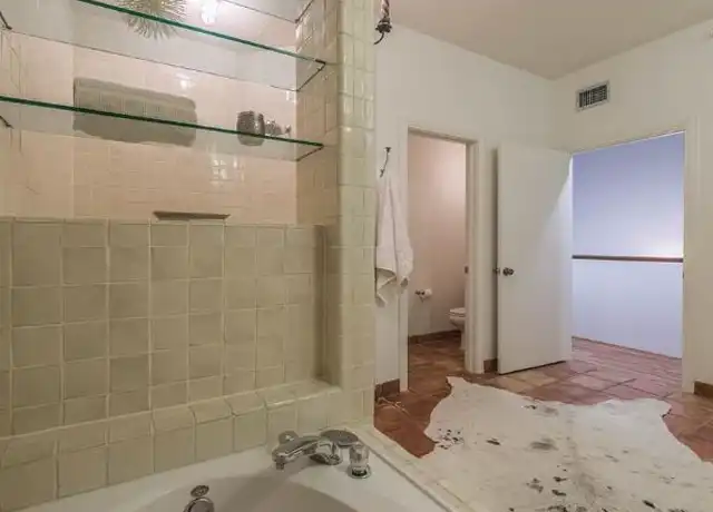Property at 1025 S Shepherd Dr Unit 334, Houston, TX, 77019, 2 beds, 2 baths, [object Object]
