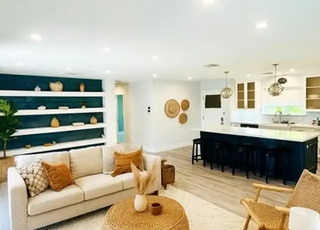 Property at 22149 Victory Blvd, Woodland Hills, CA, 91303, 3 beds, 3 baths, [object Object]