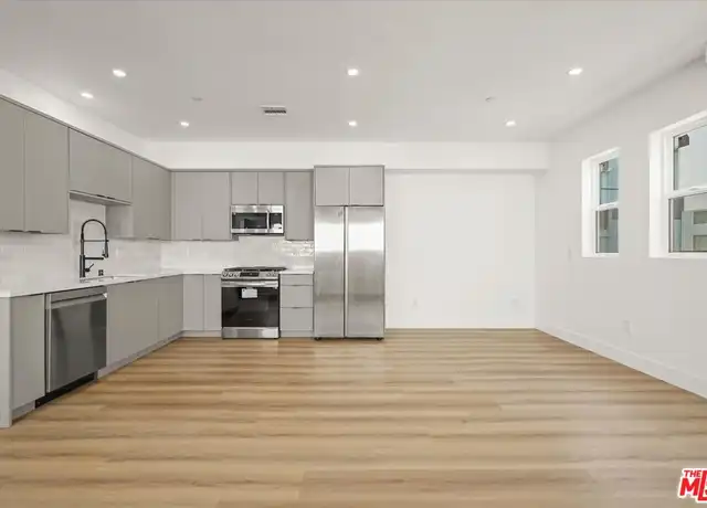 Property at 910 N Hudson Ave Unit 1/2, Los Angeles, CA, 90038, 4 beds, 4 baths, [object Object]