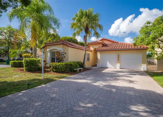 Property at 10530 NW 52nd Ter, Doral, FL, 33178, 4 beds, 2 baths, [object Object]