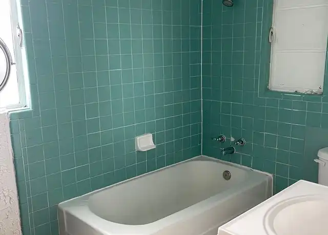 Property at 1811 9th Ave N, Nashville, TN, 37208, 2 beds, 1 bath, [object Object]