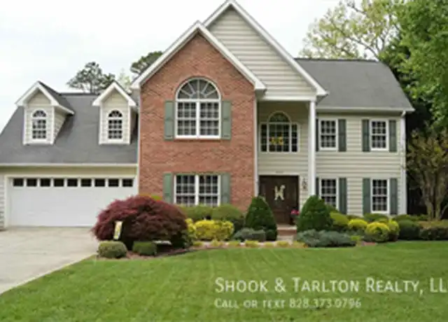 Property at 2133 13th Street Ct NE, Hickory, NC, 28601, 4 beds, 3 baths, [object Object]