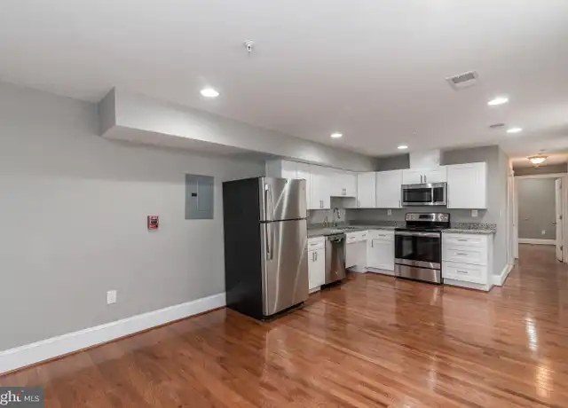 Property at 108 W Saratoga St Unit 5, Baltimore, MD, 21201, 1 bed, 1 bath, [object Object]