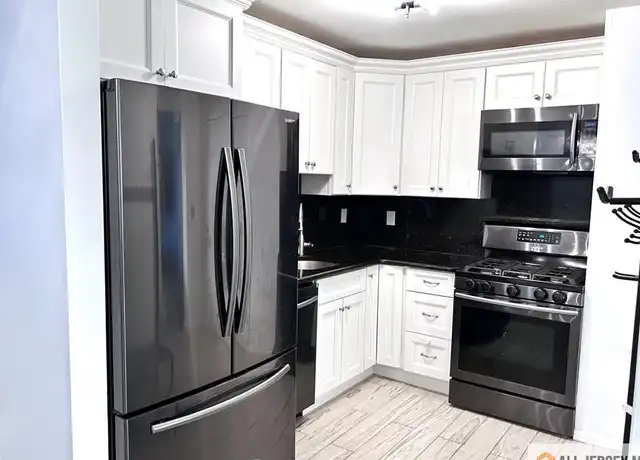 Property at 532 Cricket Ln #532, Woodbridge, NJ, 07095, 2 beds, 1 bath, [object Object]