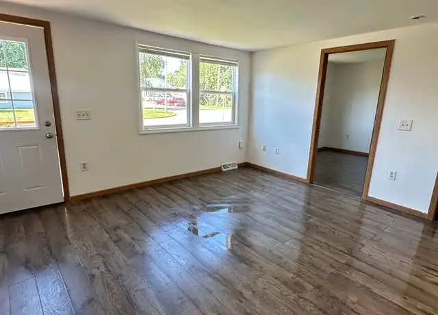 Property at 160 Maple St Unit Maple, Baraboo, WI, 53913, 2 beds, 1 bath, [object Object]