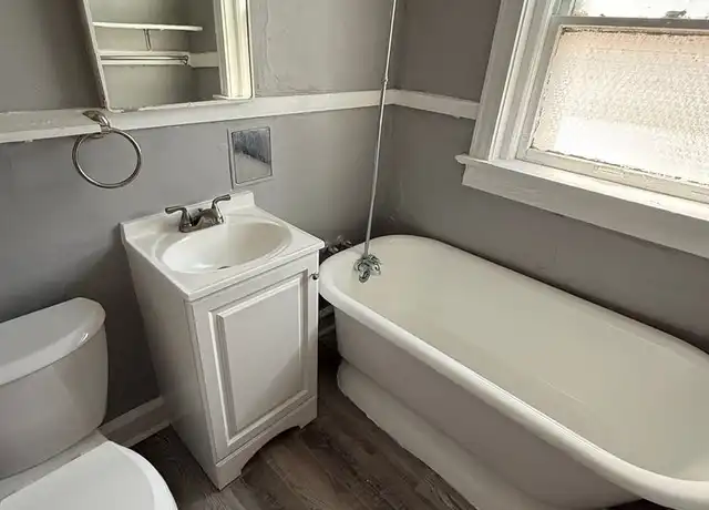 Property at 4120 Warwick Blvd Unit 4122-3S, Kansas City, MO, 64111, 2 beds, 1 bath, [object Object]