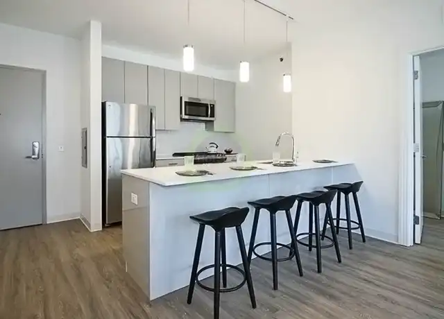 Property at 815 W Van Buren St, Chicago, IL, 60607, 2 beds, 1 bath, [object Object]