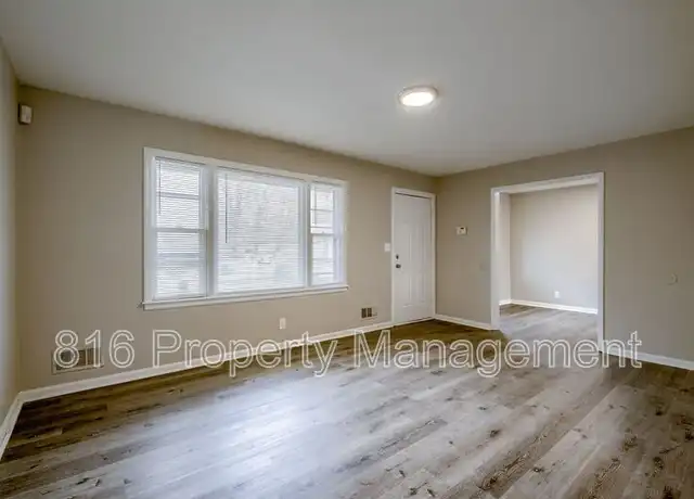 Property at 5911 E 100th Ter, Kansas City, MO, 64134, 3 beds, 1 bath, [object Object]