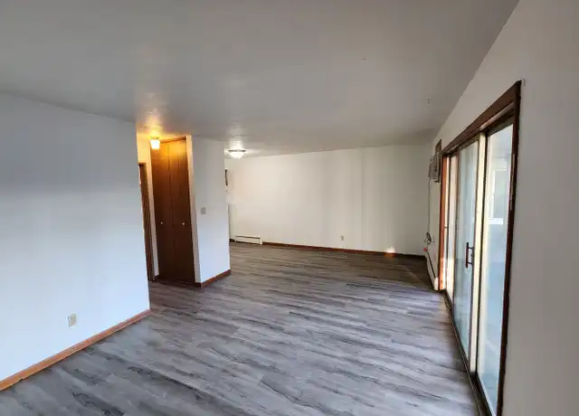 Property at 3000 24th St Apt 4, Rock Island, IL, 61201, 1 bed, 1 bath, [object Object]