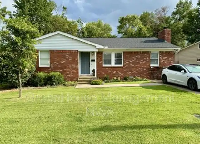 Property at 713 NW 6th St, Bentonville, AR, 72712, 3 beds, 1 bath, [object Object]