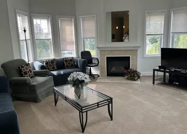 Property at 15 Des Moines Rd Unit 402, Quincy, MA, 02169, 1 bed, 1 bath, [object Object]