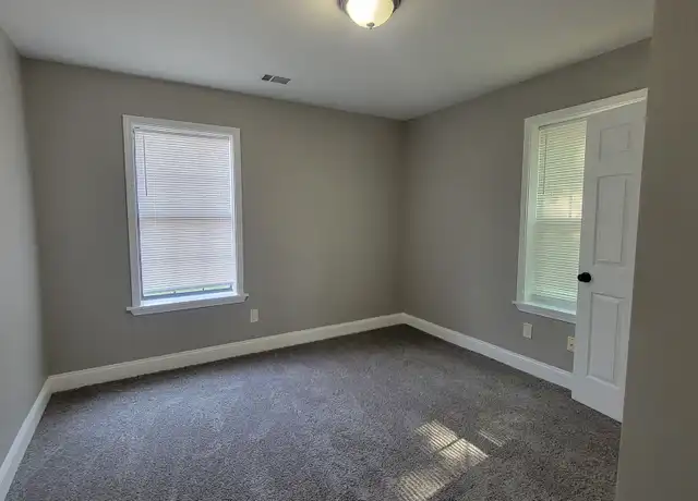 Property at 1145 W Lexington Cir, Memphis, TN, 38107, 4 beds, 2 baths, [object Object]