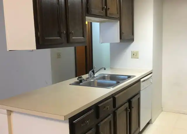 Property at 900 N 21st St Apt 3, Lafayette, IN, 47904, 2 beds, 1 bath, [object Object]