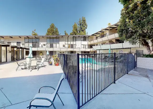 Photo of 1633 Amberwood Dr, South Pasadena, CA 91030