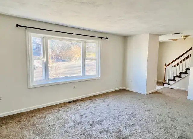 Property at 118 Wyoming Ave Unit 118, Malden, MA, 02148, 3 beds, 1.5 baths, [object Object]