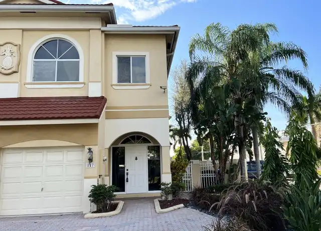 Property at 847 NE 17th Way, Fort Lauderdale, FL, 33304, 2 beds, 2.5 baths, [object Object]