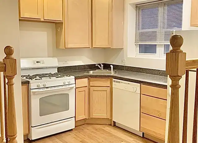 Property at 3918 N Pine Grove Ave, Chicago, IL, 60613, 2 beds, 2 baths, [object Object]