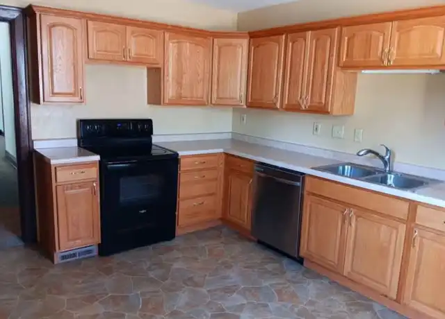 Property at 1419 S 9th St, Sheboygan, WI, 53081, 3 beds, 1 bath, [object Object]