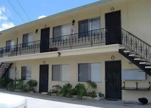 Property at 4495 Clairemont Dr Unit 4, San Diego, CA, 92117, 2 beds, 1 bath, [object Object]