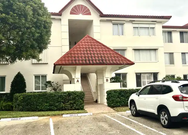 Property at 104 Half Moon Cir Unit B2, Hypoluxo, FL, 33462, 2 beds, 2 baths, [object Object]