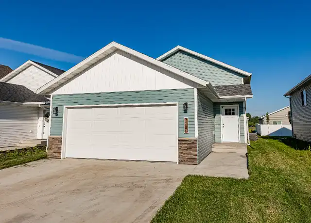Property at 6813 Thomas St, Horace, ND, 58047, 4 beds, 3 baths, [object Object]