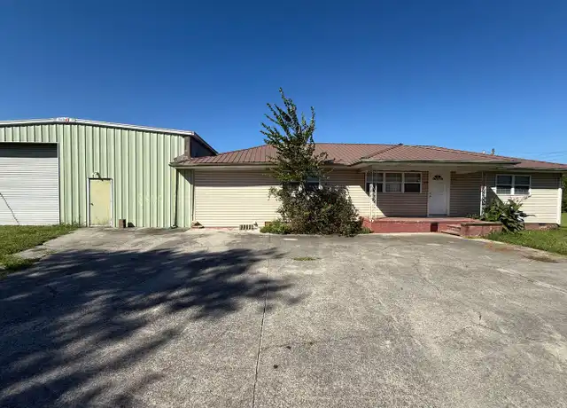 Property at 2870 Five Springs Rd, Dalton, GA, 30720, 3 beds, 2 baths, [object Object]