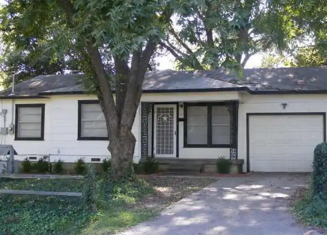 Property at 101 E McCoulskey St, Terrell, TX, 75160, 3 beds, 1 bath, [object Object]