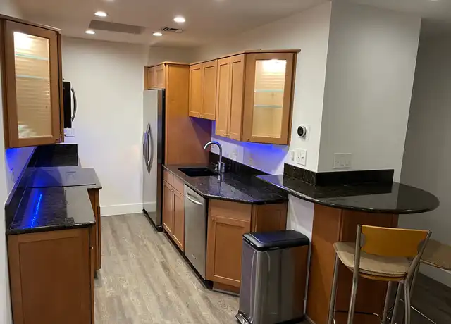 Property at 1006 NE 11th St Unit Front Unit, Fort Lauderdale, FL, 33304, 1 bed, 1 bath, [object Object]