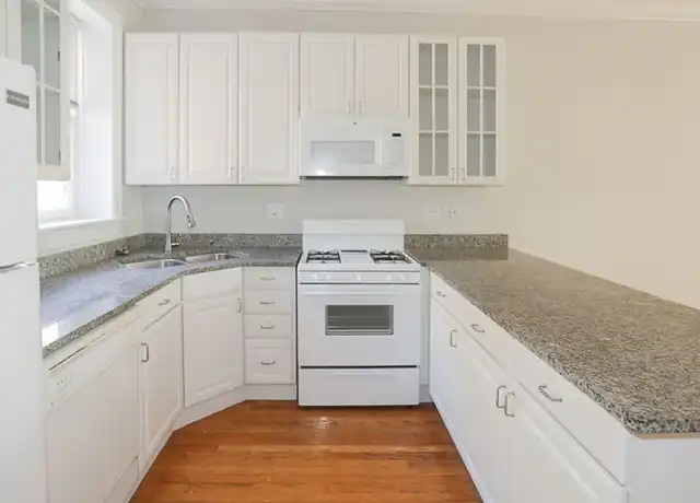 Property at 3850 N Southport Ave #2, Chicago, IL, 60613, 2 beds, 1 bath, [object Object]