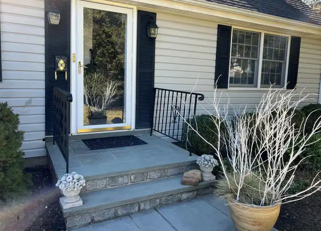 Property at 54 Valentine Ave Unit 2nd Fl, Glen Cove, NY, 11542, 1 bed, 1 bath, [object Object]