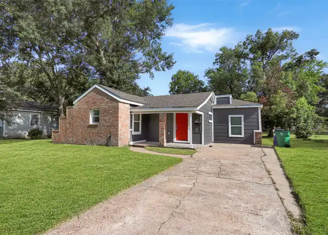 Property at 710 E Magnolia St, Angleton, TX, 77515, 2 beds, 1 bath, [object Object]
