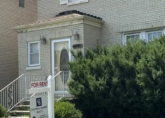 Property at 1644 Clarence Ave, Berwyn, IL, 60402, 2 beds, 2.5 baths, [object Object]