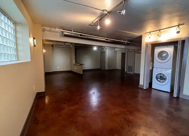 Property at 401 Campbell Ave SW Unit 201, Roanoke, VA, 24016, 1 bed, 1 bath, [object Object]