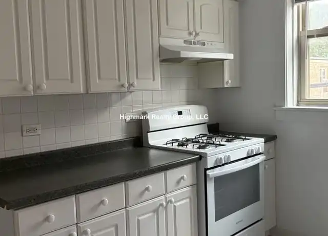 Property at 832 Reba Pl Unit 2S, Evanston, IL, 60202, 2 beds, 1 bath, [object Object]