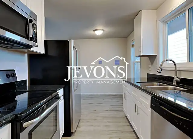 Property at 1626 S G St Unit 3, Tacoma, WA, 98405, 2 beds, 1 bath, [object Object]