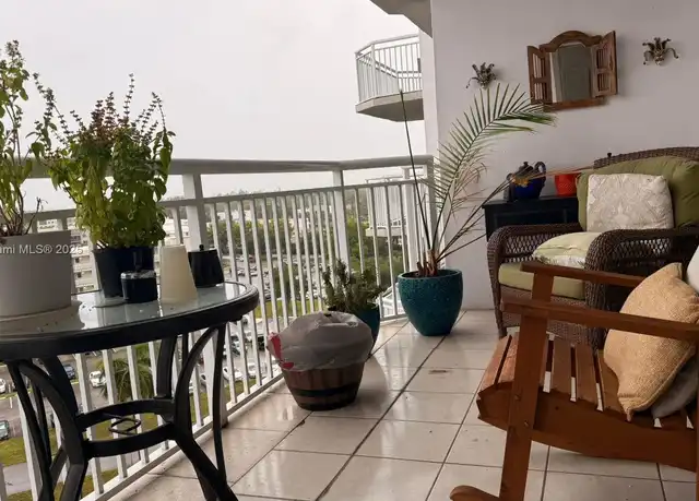Property at 18031 Biscayne Blvd #904, Aventura, FL, 33160, 2 beds, 2 baths, [object Object]