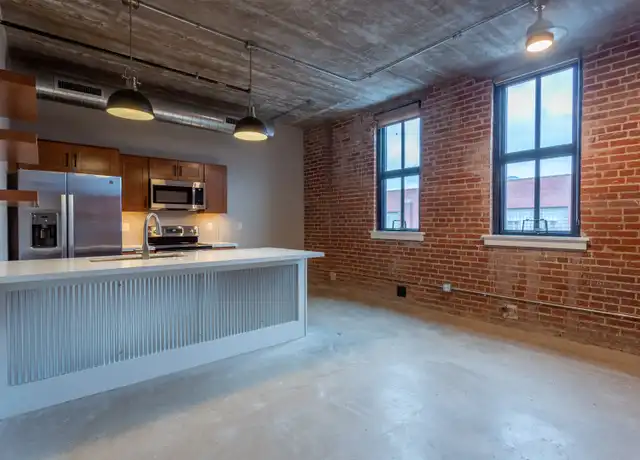 Property at 895 Washington St Unit 210, Dubuque, IA, 52001, 1 bed, 1 bath, [object Object]