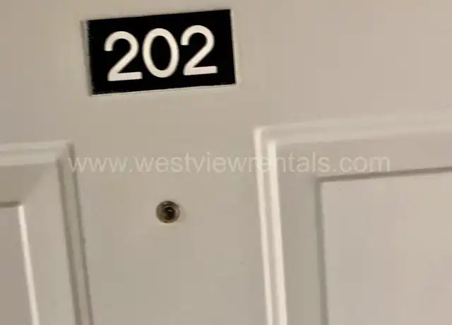 Property at 524 32nd St Unit 202, Bellingham, WA, 98225, 3 beds, 2 baths, [object Object]