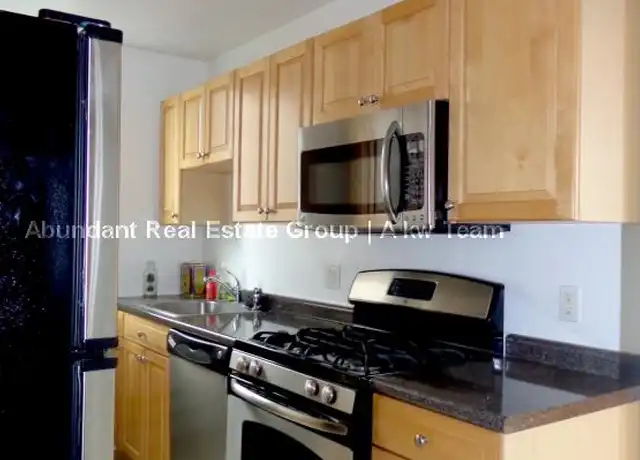 Property at 60 Brattle St, Cambridge, MA, 02138, 2 beds, 1 bath, [object Object]