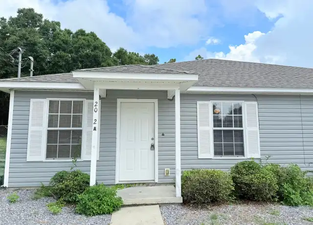 Property at 2002 Wyatt St, Pensacola, FL, 32514, 2 beds, 2 baths, [object Object]
