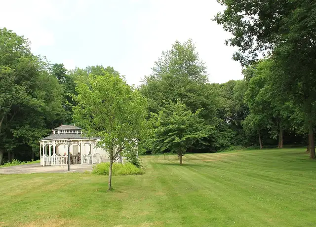 Photo of 5 Suburban Rd, Worcester, MA 01602