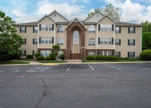 Property at 2031 Salem Bluff Dr, Winston Salem, NC, 27127, 2 beds, 2 baths, [object Object]