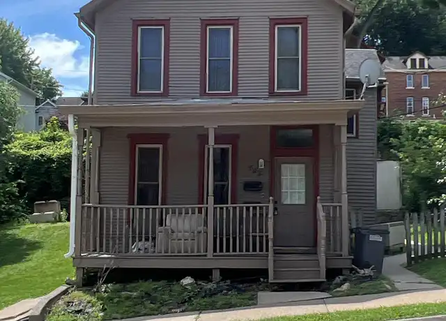Property at 582 Loras Blvd Unit 1, Dubuque, IA, 52001, 2 beds, 1 bath, [object Object]