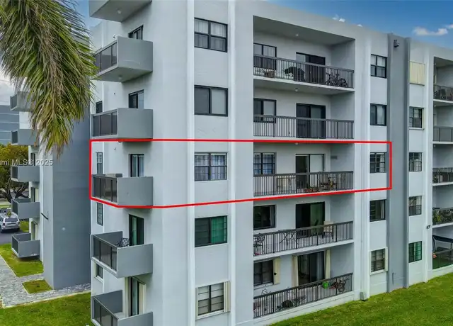 Property at 1301 NE 7th St #318, Hallandale Beach, FL, 33009, 3 beds, 2.5 baths, [object Object]