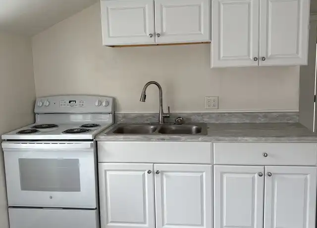 Property at 16 Carlton St Unit 3, Binghamton, NY, 13903, 4 beds, 1 bath, [object Object]