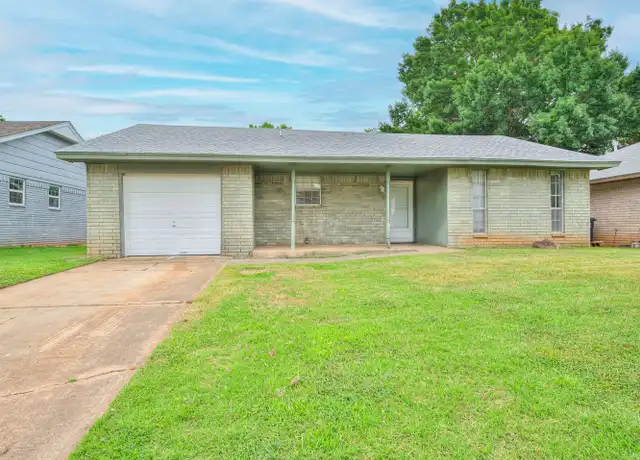 Property at 2310 E 11th St, Shawnee, OK, 74801, 4 beds, 2 baths, [object Object]